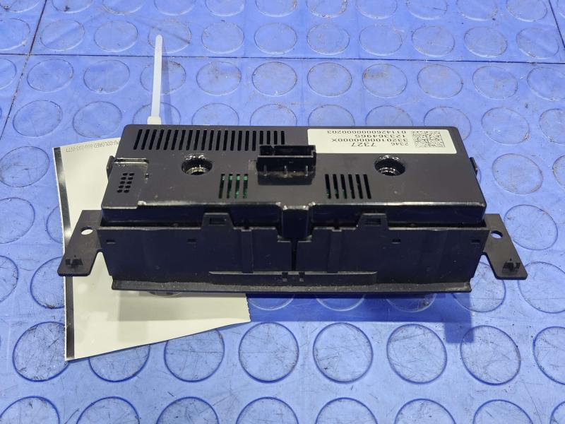 2015 GMC Yukon XL Heater A/C Control