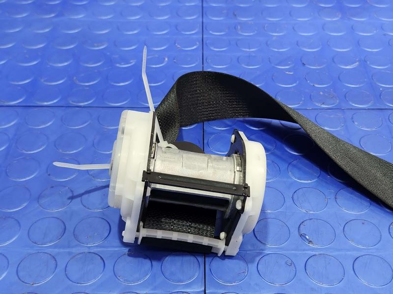 2015 Toyota Prius Rear Seat Belt