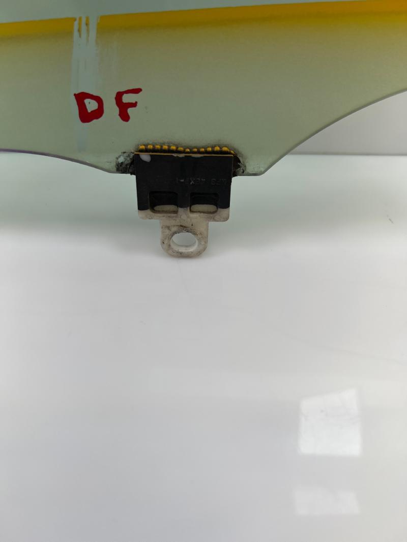 2011 Toyota Prius Front Door Glass/Window