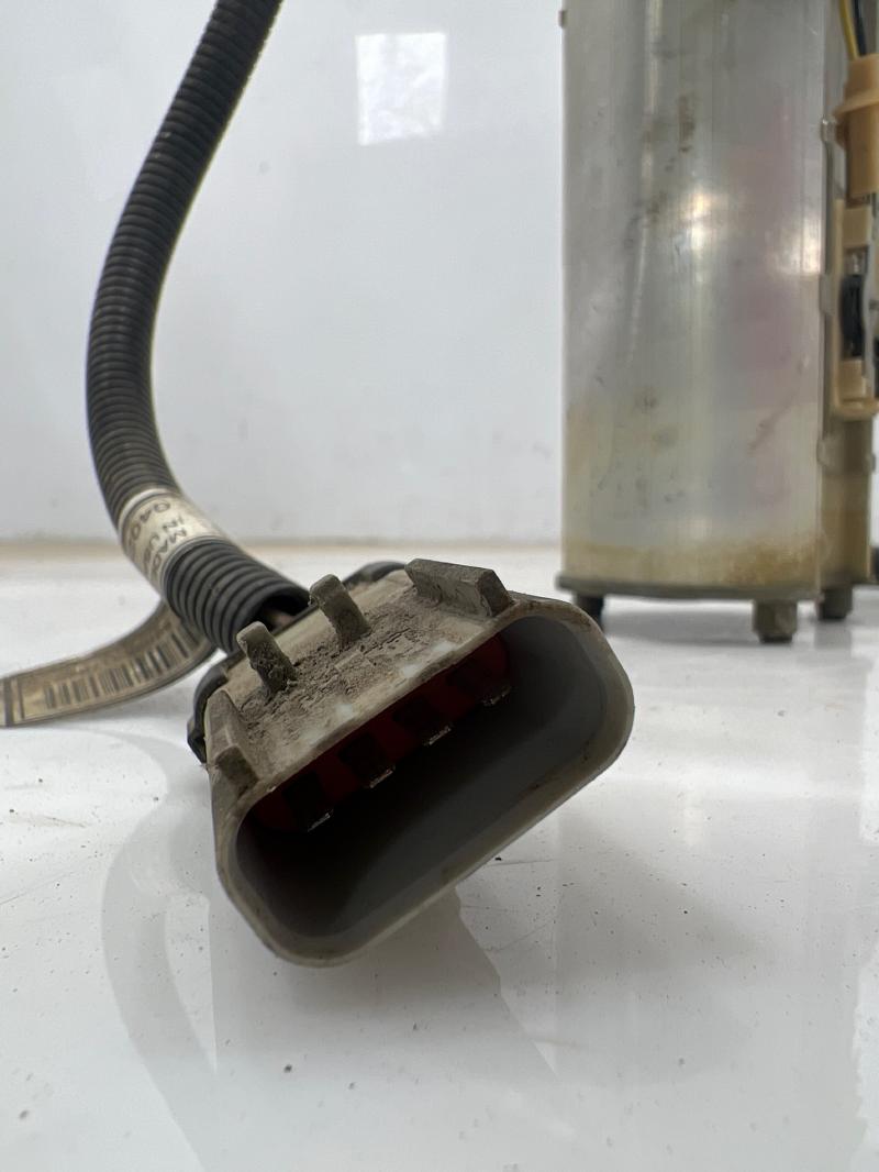 2004 Dodge Dakota Fuel Pump Assembly Quad Cab (4 Dr) ONLY OEM 05114302AA