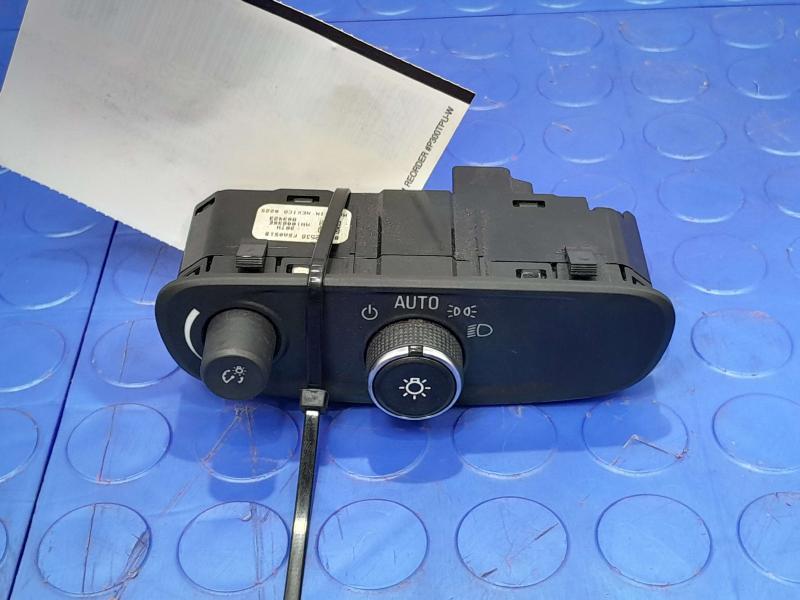 2018 Chevrolet Malibu Headlight Switch (Dash Mtd)
