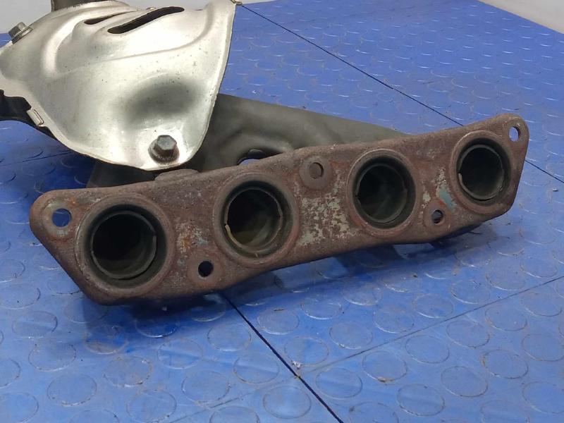 2014 Toyota Corolla Exhaust Manifold