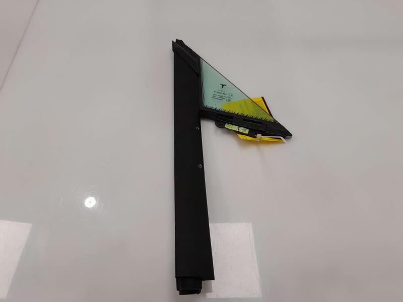 2013 Tesla Model S Front Vent Glass/Window