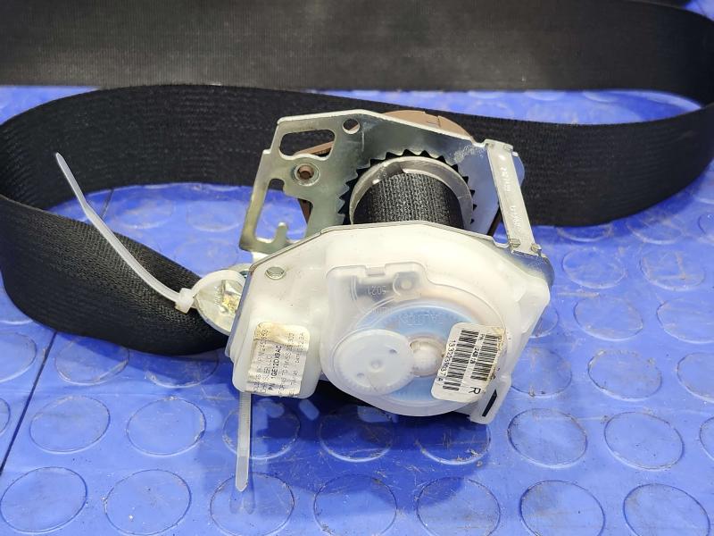 2012 Jeep Grand Cherokee Rear Seat Belt