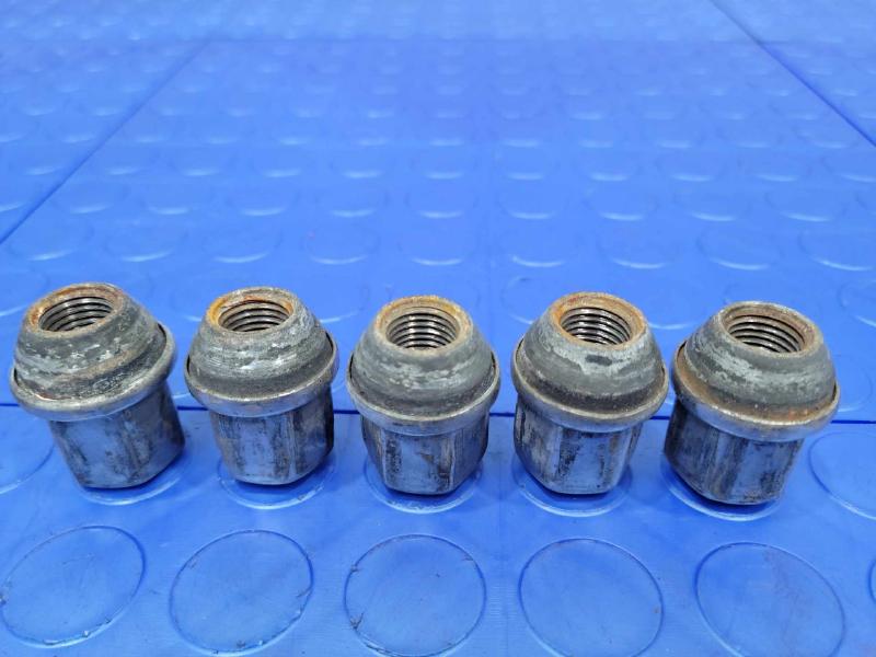 2011 Dodge Durango Lug Nuts