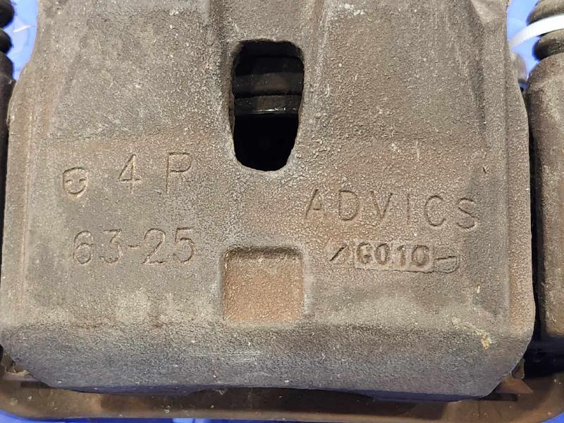2012-2018 Toyota Prius V Front Caliper Assembly Right Passenger Side OEM 4773012A70 ,RH