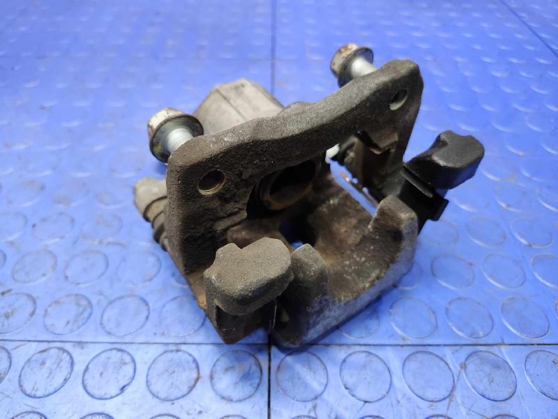 2015 Toyota Avalon Caliper