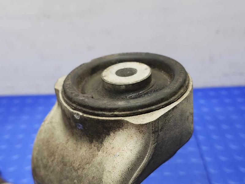 2011 Volkswagen Touareg Lower Control Arm Front