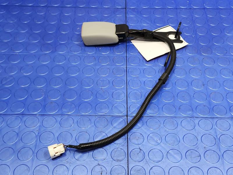 2010 Toyota Prius Front Seat Belt