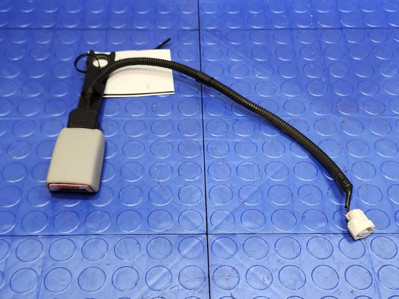 2010 Toyota Prius Front Seat Belt