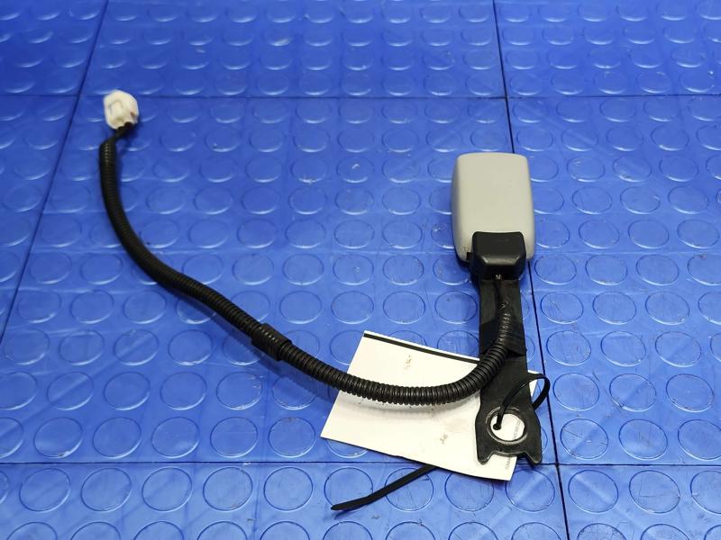 2010 Toyota Prius Front Seat Belt