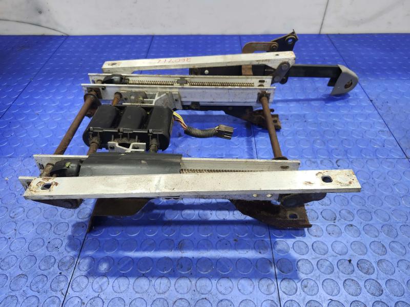 2004 Ford Explorer Seat Track