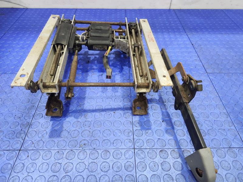 2004 Ford Explorer Seat Track