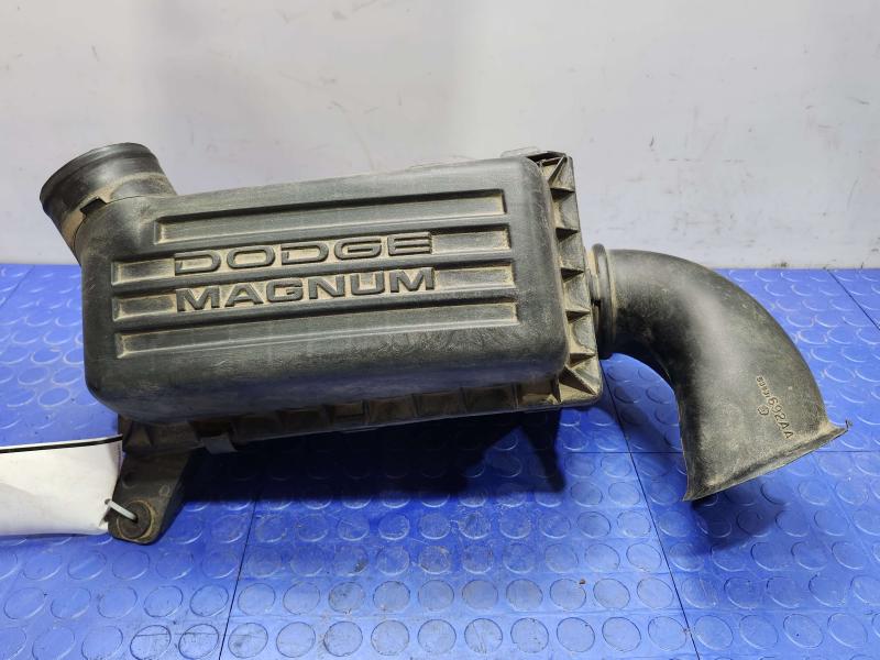 2000-2003 Dodge Dakota Engine Air Cleaner Box Assembly Genuine OEM 53031770AB 53031760AB