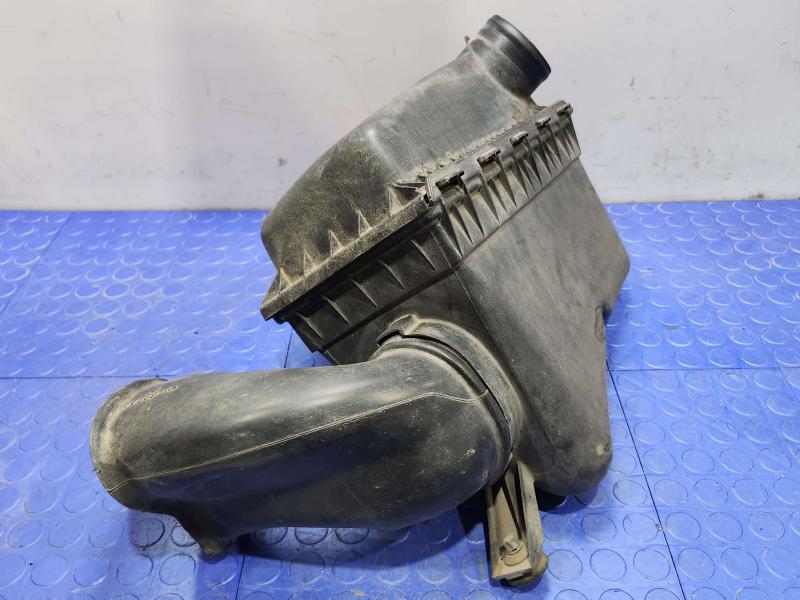 2000-2003 Dodge Dakota Engine Air Cleaner Box Assembly Genuine OEM 53031770AB 53031760AB