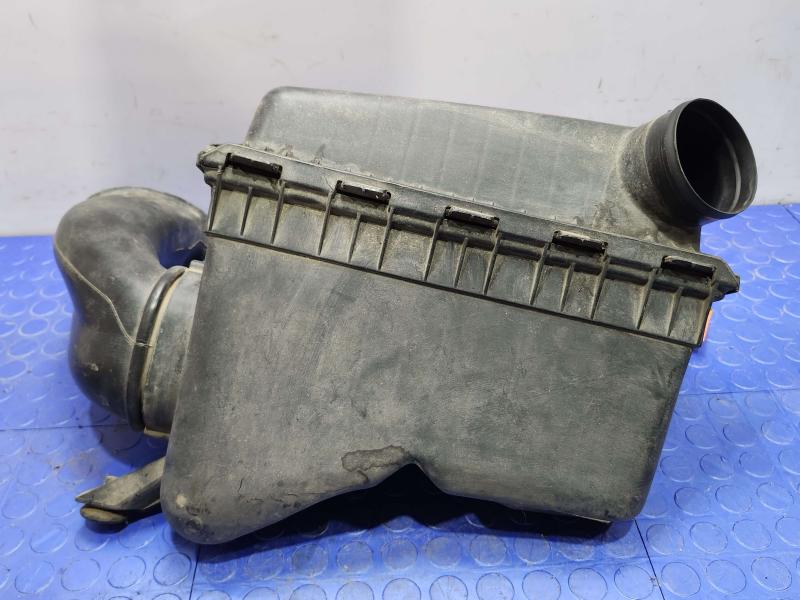 2000-2003 Dodge Dakota Engine Air Cleaner Box Assembly Genuine OEM 53031770AB 53031760AB