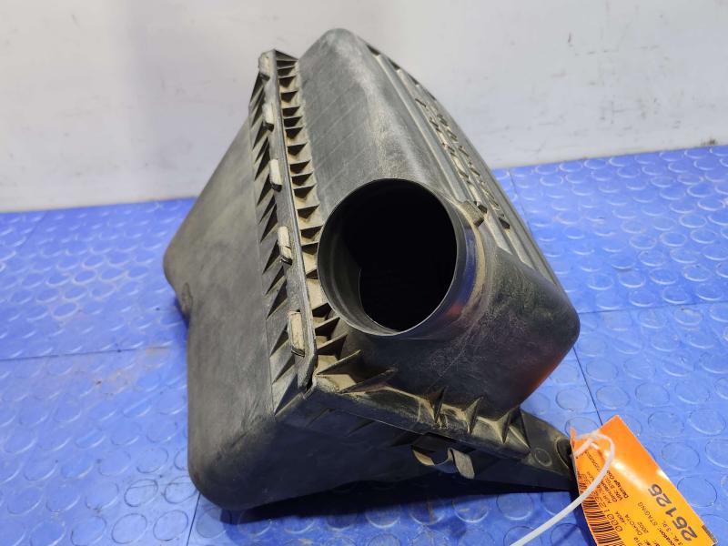 2000-2003 Dodge Dakota Engine Air Cleaner Box Assembly Genuine OEM 53031770AB 53031760AB