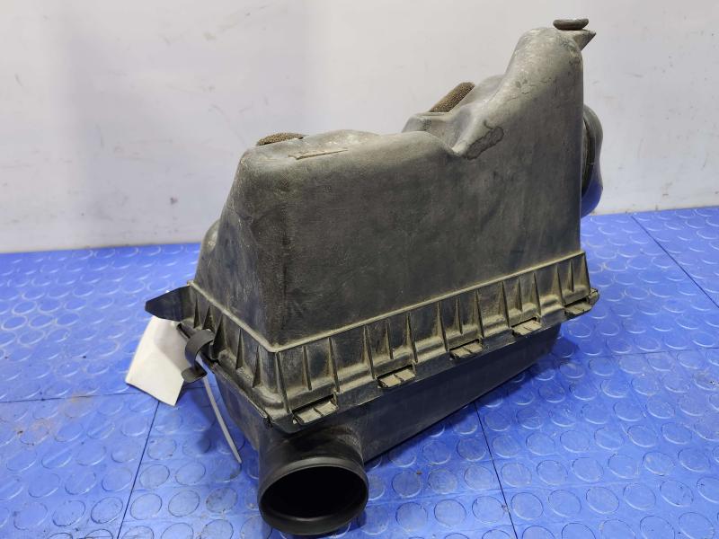 2000-2003 Dodge Dakota Engine Air Cleaner Box Assembly Genuine OEM 53031770AB 53031760AB