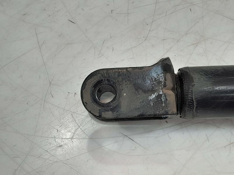 2012 Genesis Genesis Strut Assembly