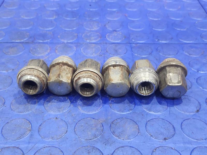 2010 Dodge Ram 1500 Lug Nuts