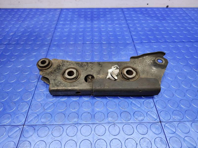 2022 Nissan Altima Lower Control Arm Rr