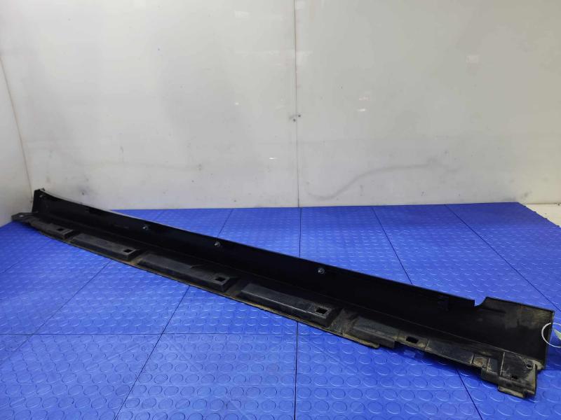 2018 Subaru Legacy Rocker Moulding