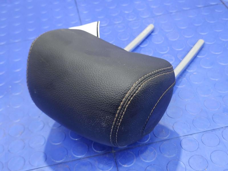 2017 Mercedes C-Class Headrest