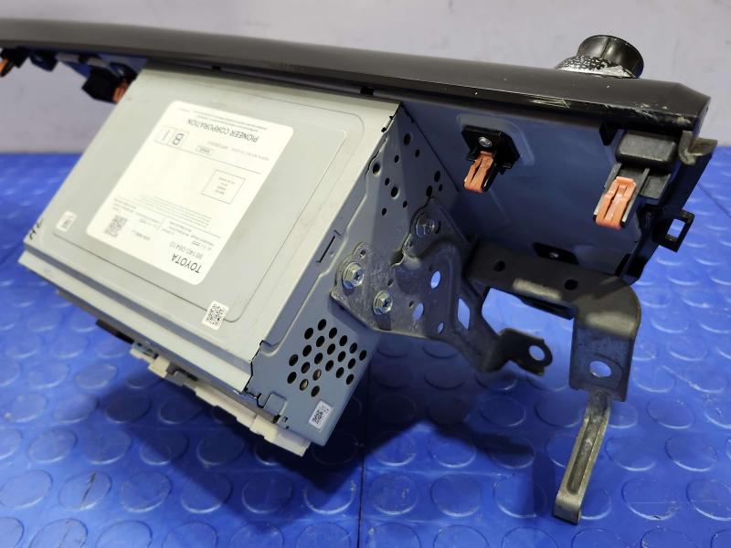 2019-2020 Toyota Camry Radio Receiver Display Screen Assembly OEM 86140-06410