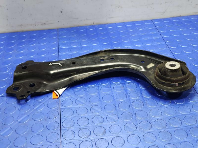 2019 Toyota Camry Lower Control Arm Rr