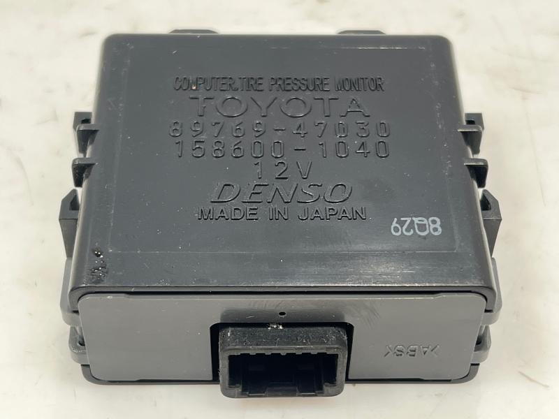 2010 - 2015 Toyota Prius TPMS Tire Pressure Monitor Module OEM 8976947030