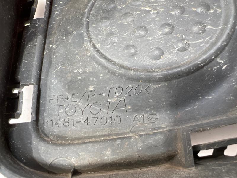 2010 Toyota Prius Grille