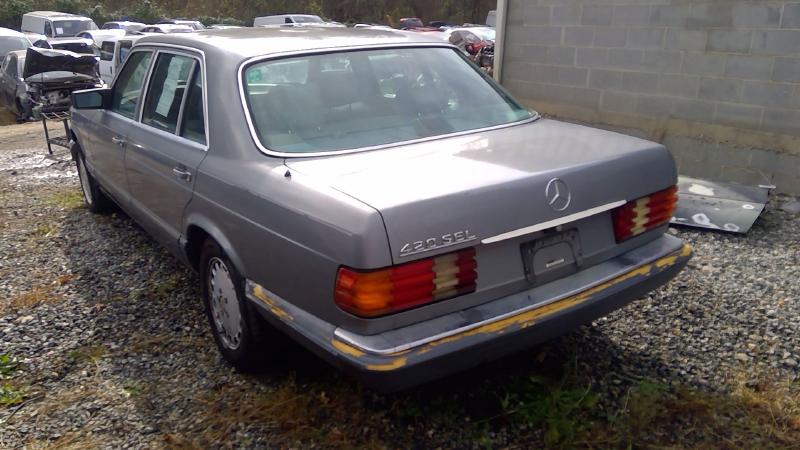 1990 Mercedes 420SEL Center Pillar