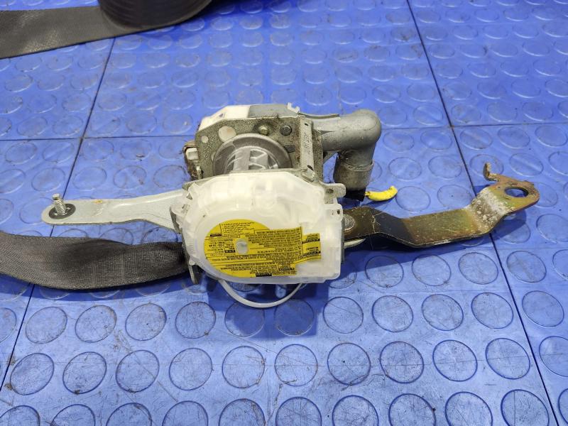2008 Subaru Legacy Front Seat Belt