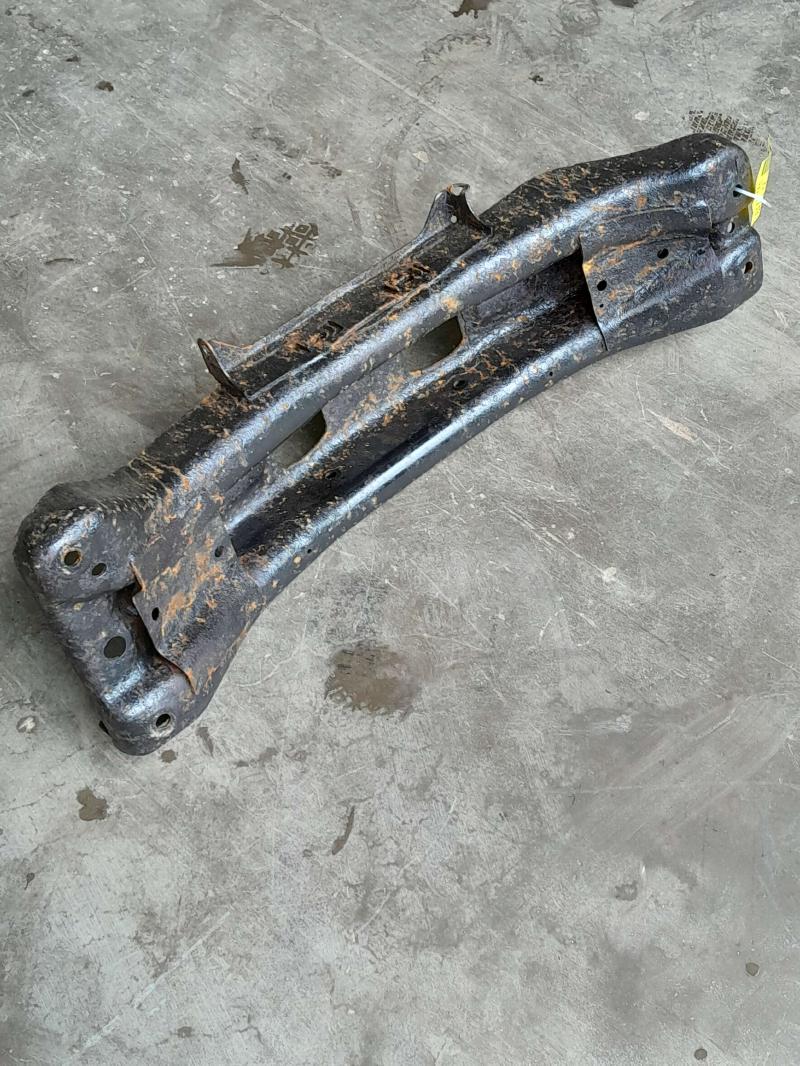 2003 Pontiac Grand Am Crossmember/Cradle/Undercarria