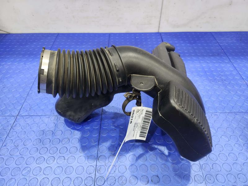 2010 Chevrolet Tahoe Air Intake Tube/Resonator