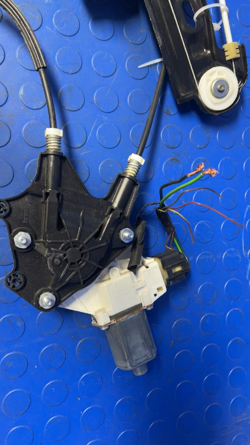 2018 BMW 430i Side/Rear/Cargo Regulator