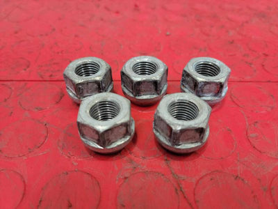 2013 GMC Yukon Lug Nuts