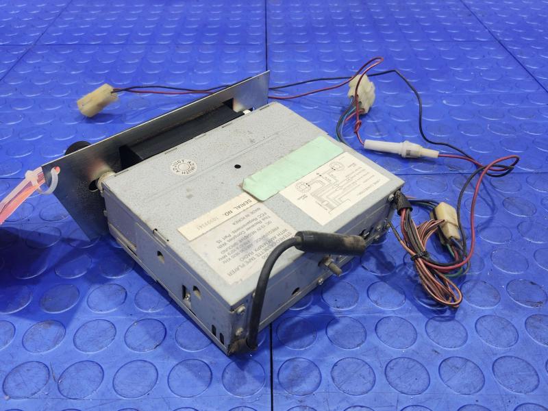 1988-1993 Isuzu NPR AM-FM Cassette Radio Receiver Genuine OEM Part