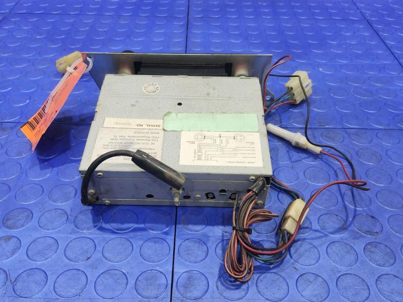 1988-1993 Isuzu NPR AM-FM Cassette Radio Receiver Genuine OEM Part