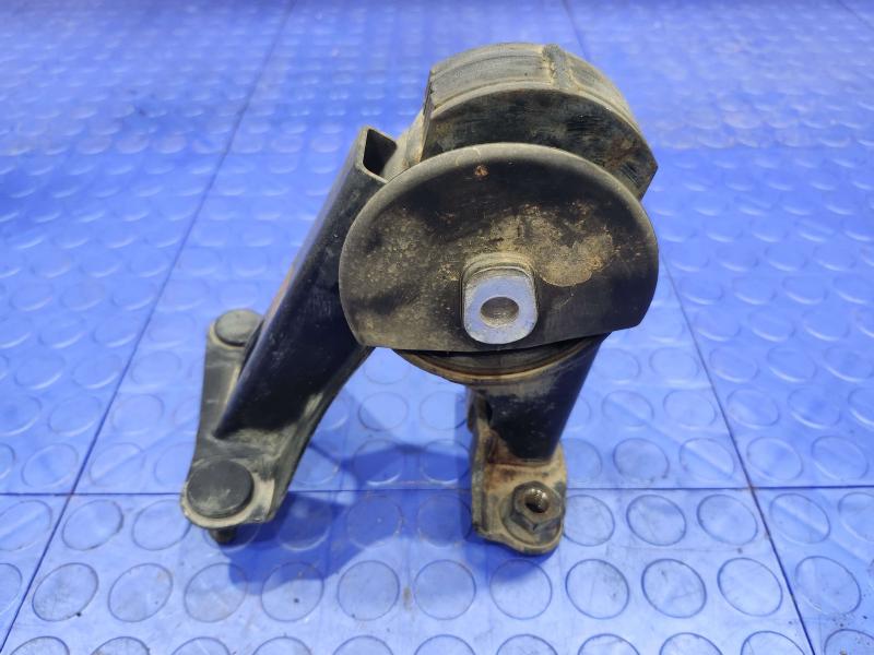 2010-2011 Toyota Prius 1.8L Rear Engine Mount Insulator OEM 1237137090