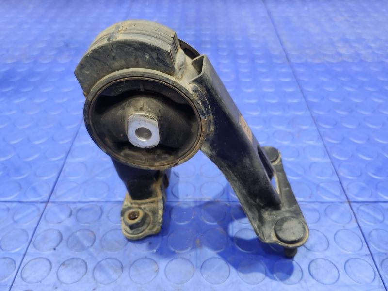 2010-2011 Toyota Prius 1.8L Rear Engine Mount Insulator OEM 1237137090