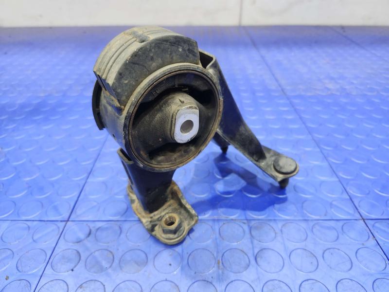 2010-2011 Toyota Prius 1.8L Rear Engine Mount Insulator OEM 1237137090