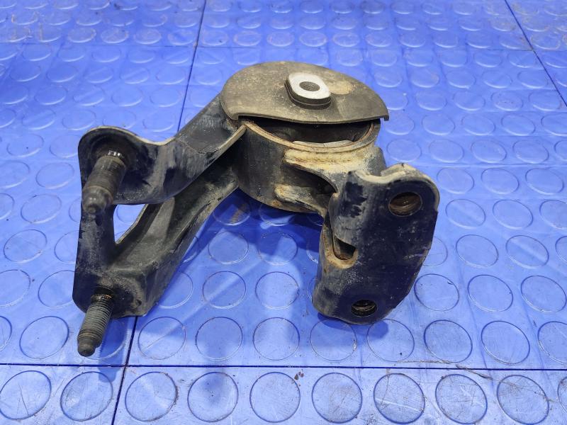 2010-2011 Toyota Prius 1.8L Rear Engine Mount Insulator OEM 1237137090