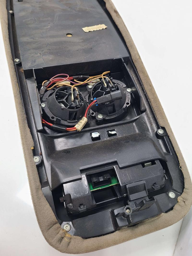 2001 Chevrolet S10 Front Console