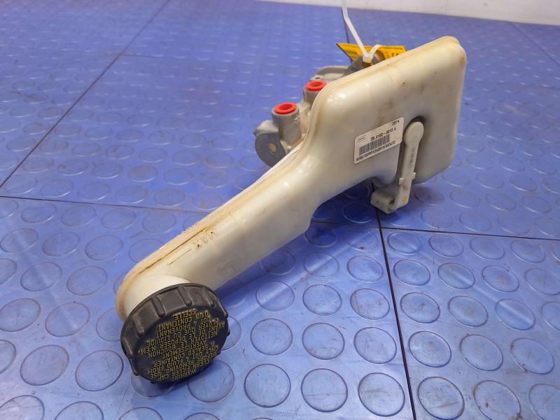 2013-2016 Ford Fusion Brake Master Cylinder Assembly Genuine OEM DG9Z2140A
