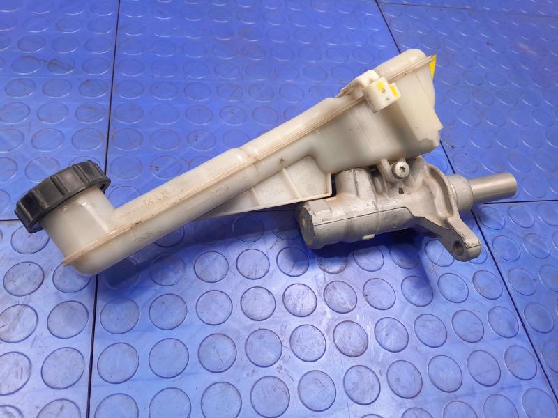 2013-2016 Ford Fusion Brake Master Cylinder Assembly Genuine OEM DG9Z2140A