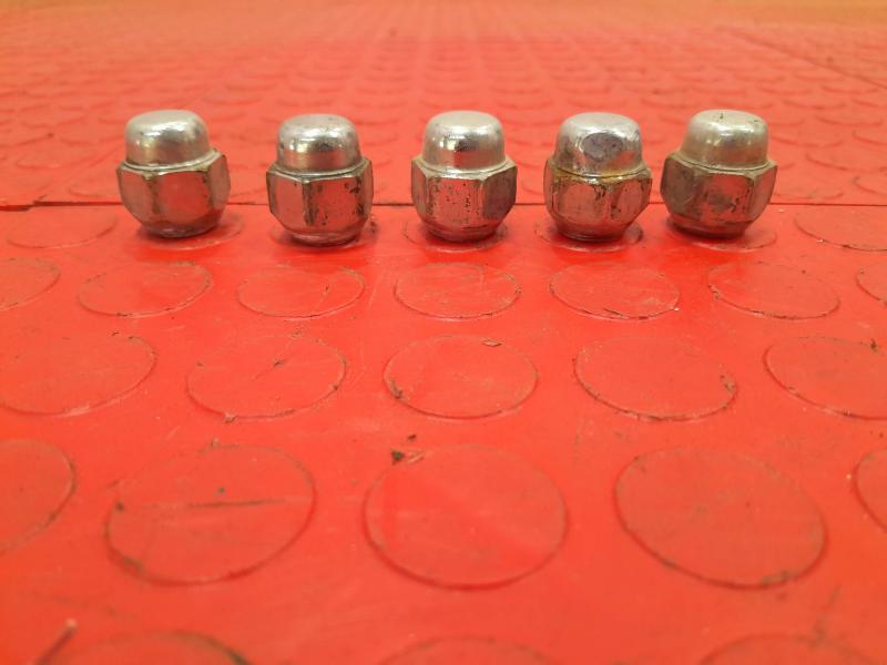 2018 Nissan Rogue Sport Lug Nuts