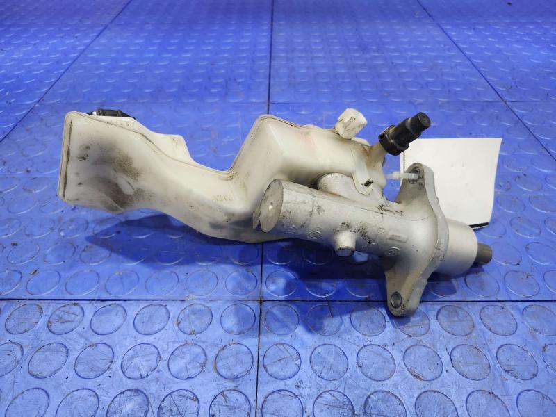 2010 Mazda Mazda3 Master Cylinder