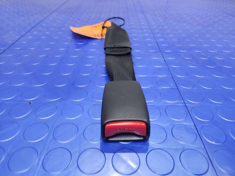 2011 Infiniti QX56 Rear Seat Belt