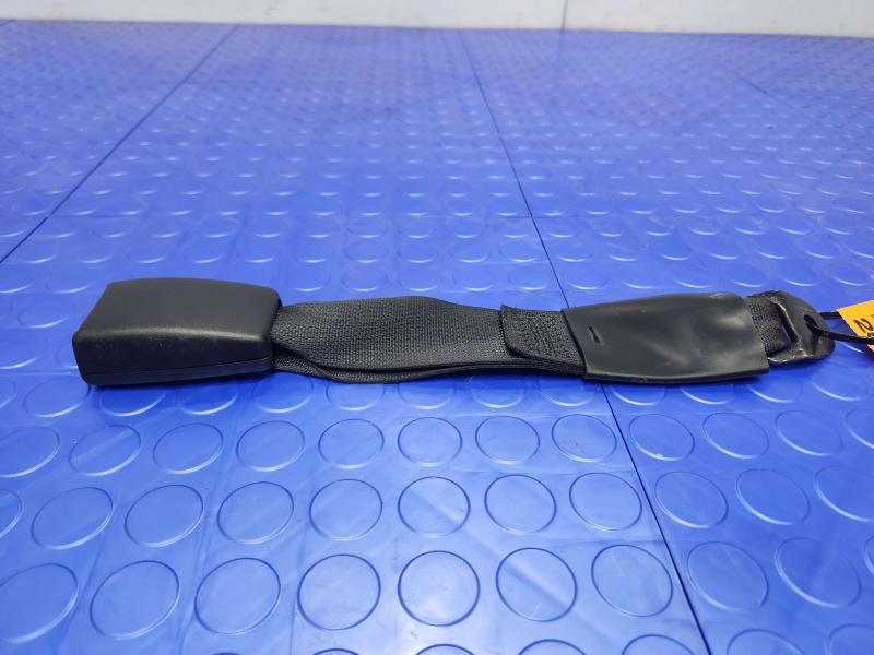 2011 Infiniti QX56 Rear Seat Belt